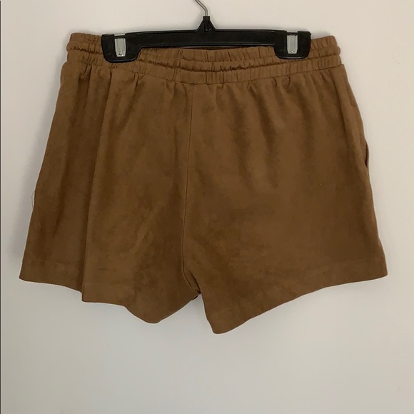 Shorts - Picture 3 of 3
